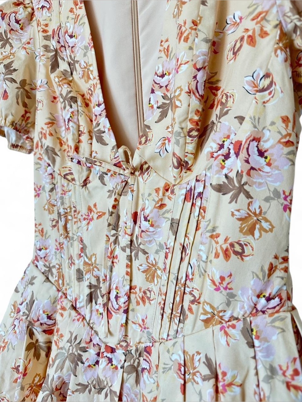 House of CB Imani Floral Print Pleated Mini Dress Sunbleached Women’s - Medium - Picture 5 of 11